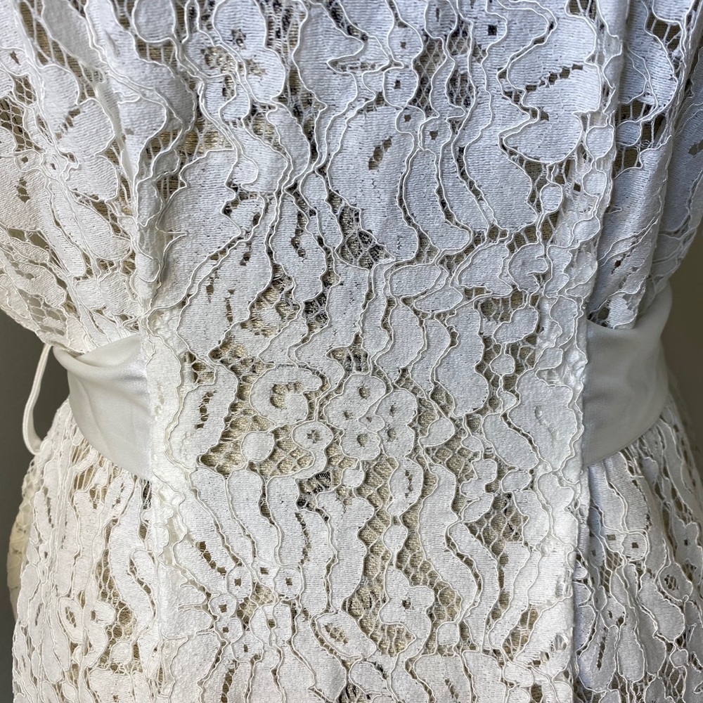 ✨NWOT✨ Bride Elegant Lace Wedding Bathrobe - Picture 7 of 10